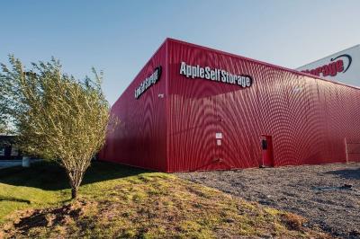 Storage Units at Apple Self Storage - 700 Third Line, Oakville, ON
